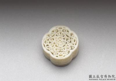 图片[3]-Ivory nested miniature box in openwrok relief (set of eleven), by Huang Zhenxiao. Qing dynasty, Qianloing reign, 1739-China Archive